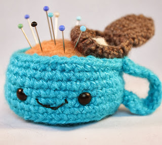 19 http://translate.google.es/translate?hl=es&sl=en&tl=es&u=http%3A%2F%2Fwww.thesunandtheturtle.com%2F2013%2F11%2Famigurumi-tea-cup-free-pattern.html 20 http://translate.google.es/translate?hl=es&sl=en&tl=es&u=http%3A%2F%2Fwww.dendennis.nl%2Famigurumi-designs%2Ffree-pattern-ralph-from-disneys-wreck-it-ralph%2F