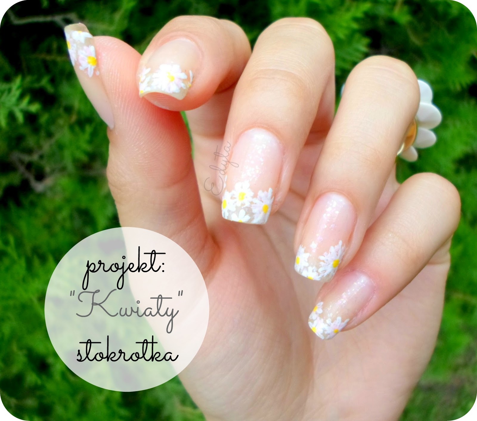 http://nailsandmore2.blogspot.com/2014/08/kwiaty-stokrotka.html