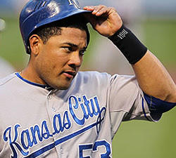 MELKY CABRERA PACTA CON GIGANTES POR 6 MILLONES