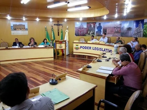 sessão da câmara tumultuada de novo