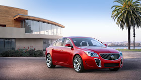 Front 3/4 view of 2016 Buick Regal GS