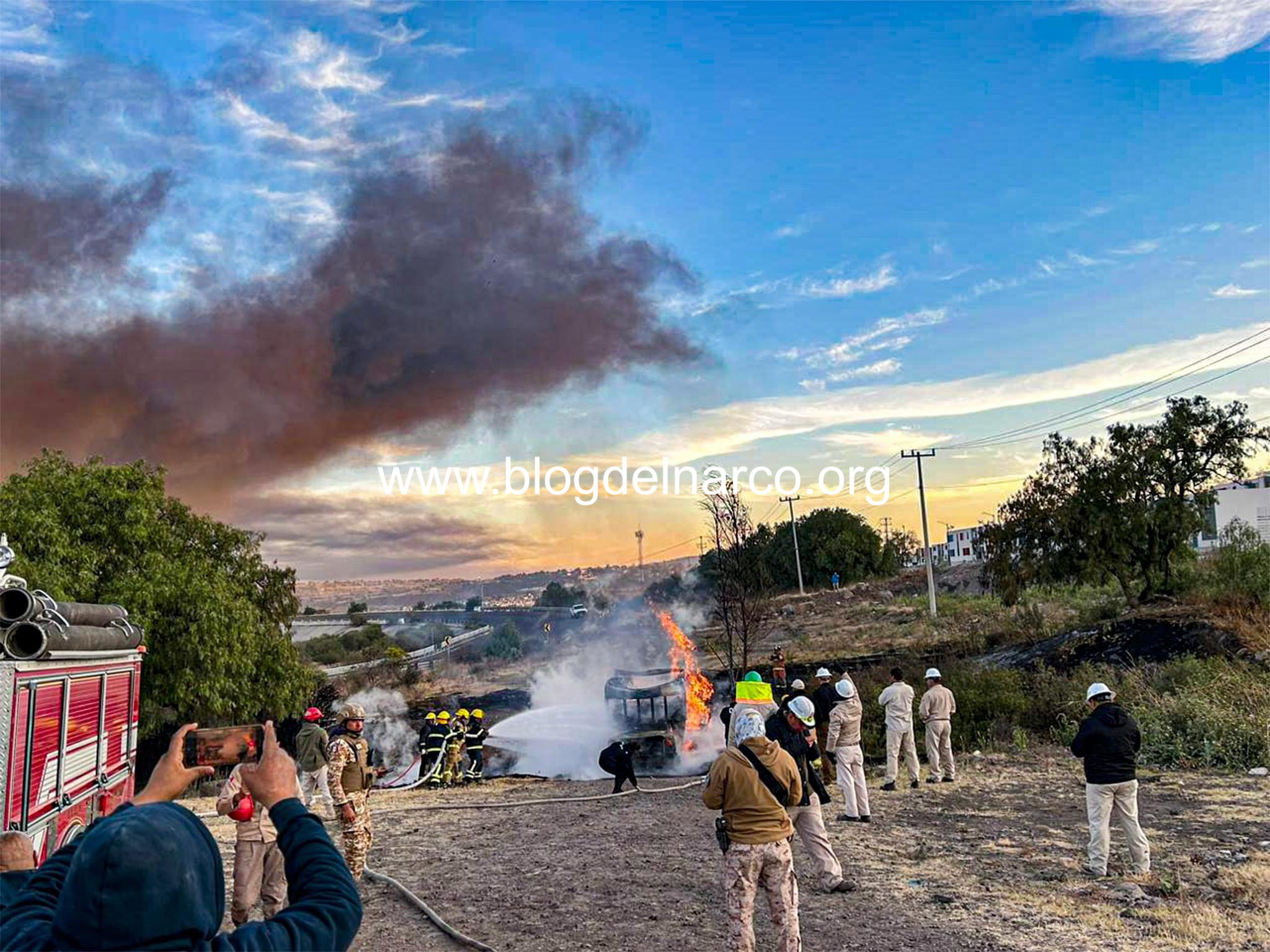 Huachicolero se calcinó al explotar e incendiarse la camioneta con la que ordeñaba en Atotonilco de Tula, Hidalgo