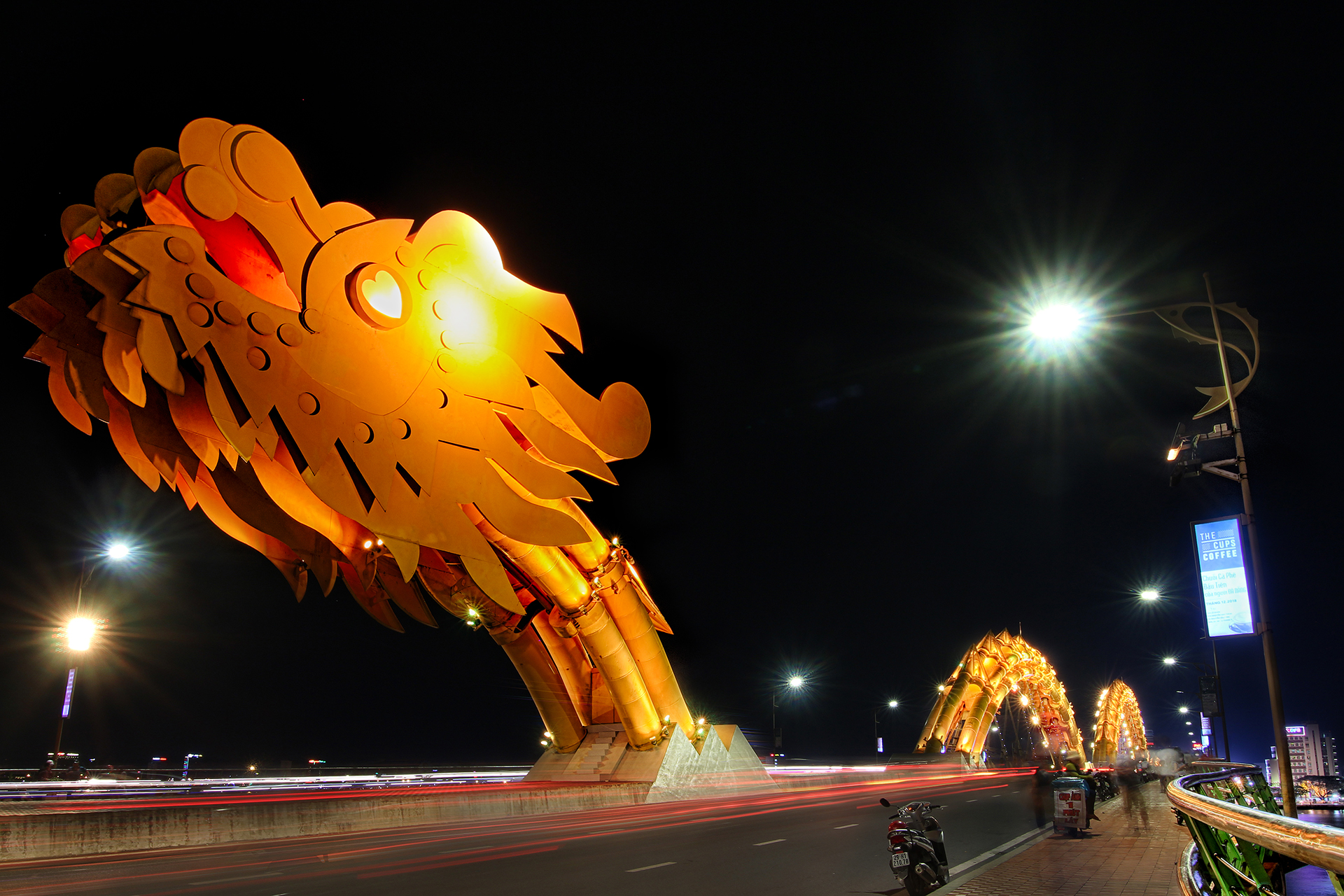 峴港 龍橋 夜景 Da Nang Dragon Bridge Night Scene