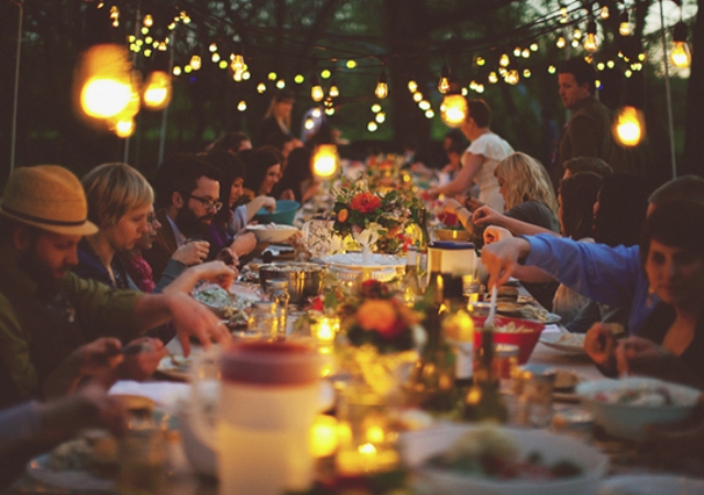 How amazingly romantic is this backyard wedding Love