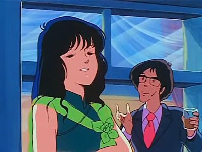 Minmay's agent pesters her the night before the premiere, in a scene that's much better in Macross than in Robotech.
