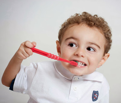 Biểu hiện viêm chân răng có mủ ở trẻ em