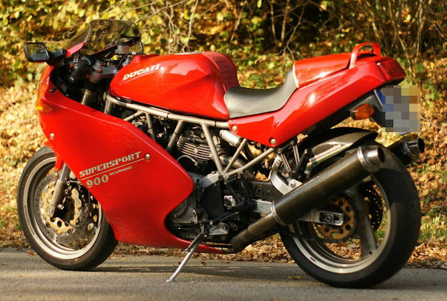 Ducati 900SS Front look