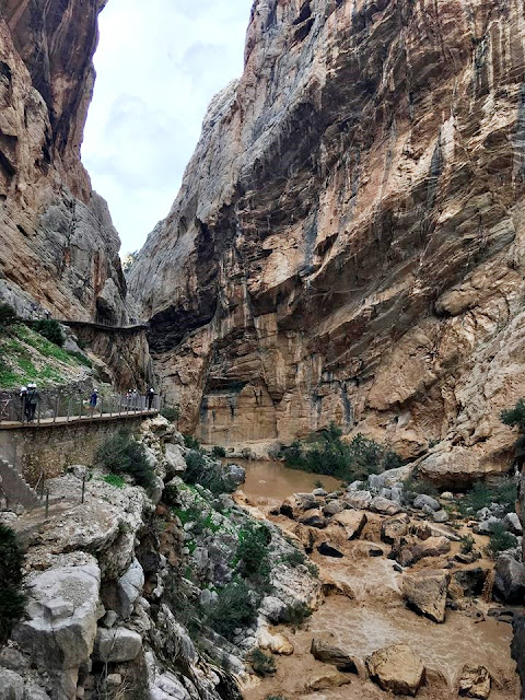 Hiszpania Caminito Del Rey szlak wędrówka wspinaczka skały widoki