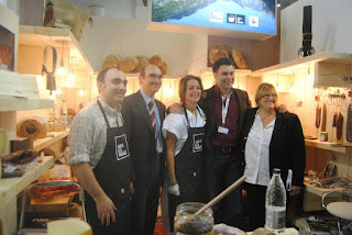 Once productors  Agroalimentaris  de l´Alta Ribagorça  compartim  estand a la Fira d´Alimentària a  Barcelona  del 26 al 29 DE Març  2012.