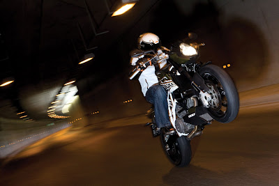 2010 KTM 990 Super Duke R Test Ride