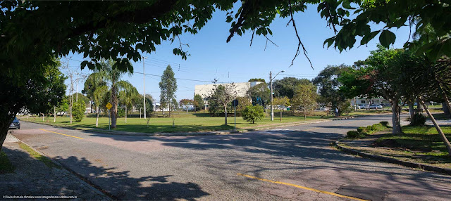 Praça Faraó Akhenaton em Curitiba