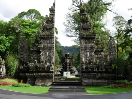 wisata bali kebun raya bedugul