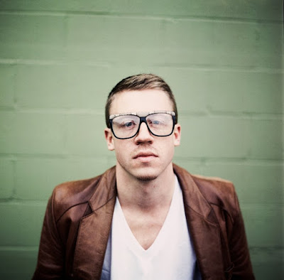 Professor Macklemore, Open Your Eyes, Welcome to the Culture, The Almighty Kingdom, Thrift Shop, Same Love, Can't Hold Us, Downtown