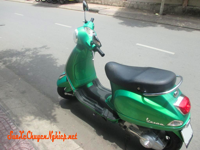 Sơn xe Vespa LX màu xanh Z1000