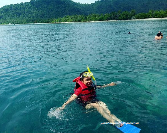 [http://FindWisata.blogspot.com] Pulau Sebuku, Kekayaan Dan Keindahan Alam Laut Dari Bandar Lampung