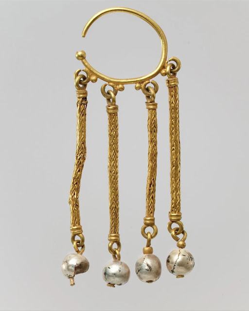 Σκουλαρίκι από χρυσό και μαργαριτάρια, Βυζάντιο, 6ος-7ος αιώνας.