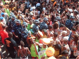 Carnaval: Na TV símbolo de diversão, na realidade símbolo de violência.