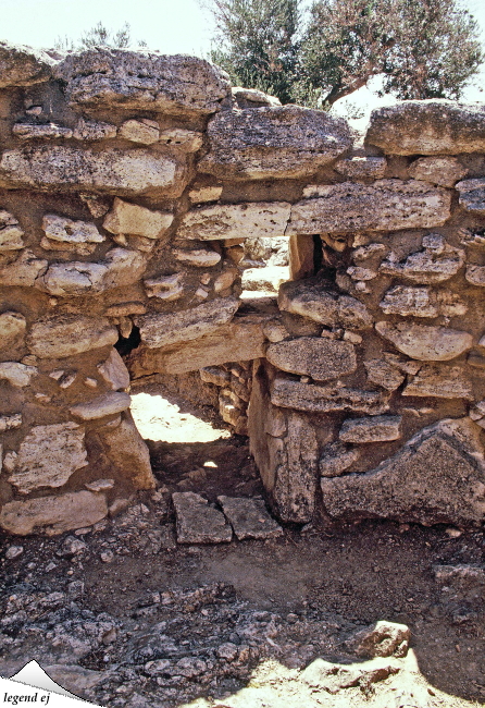 ミノア文明・アルカネス遺跡・トロス式墳墓Γ Tholos Tomb Γ, Archanes／©legend ej