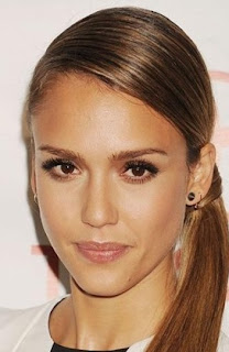 Woman with Oval face shape. Jessica Alba, American actress.