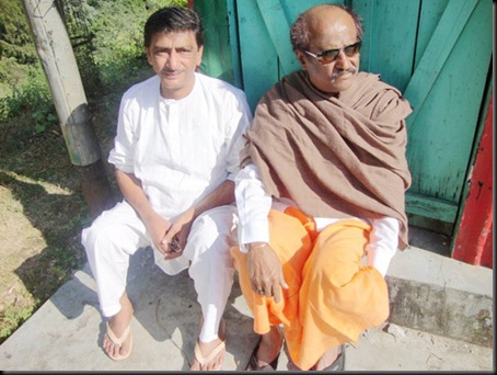 Super-Star-Rajinikanth-At-Himalayas-14