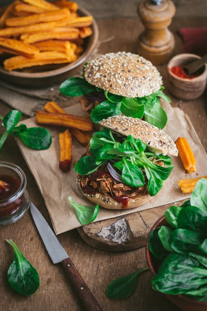 Burgers végétariens au fruit du jacquier, façon pulled pork