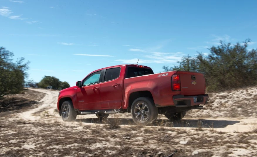 Chevrolet Colorado 2016 là một chiếc xe đa năng và đi được mọi địa hình