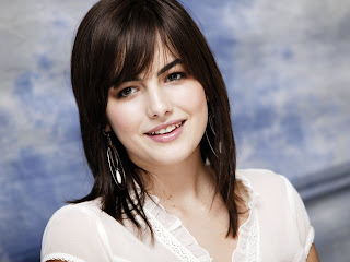Free wallpapers without watermarks of Camilla Belle at Fullwalls.blogspot.com