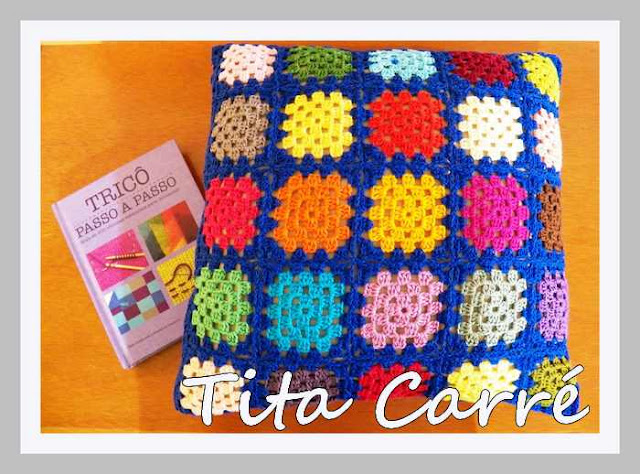 Almofada de Granny Squares em azul 