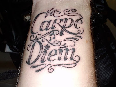 carpe diem tattoo tattoo schriften with text CARPE DIEM