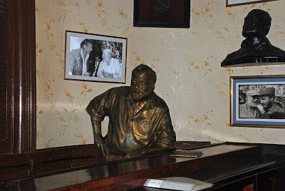 Hemingway statue - El Floridita bar