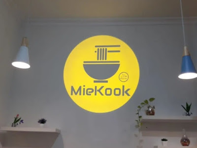 MieKook WE ARE HIRING KITCHEN STAFF ( Kitchen Helper )  REQUIREMENTS Full Time Good Attitude Hardworking & Jujur Berpengalaman sebagai Kitchen Staff/Helper Dapat bekerja dibawah tekanan APPLY NOW Send your CV & Portfolio WA +62-838-435-91175