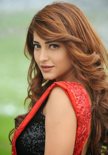 Beautiful Shruti Hassan Wallpaper