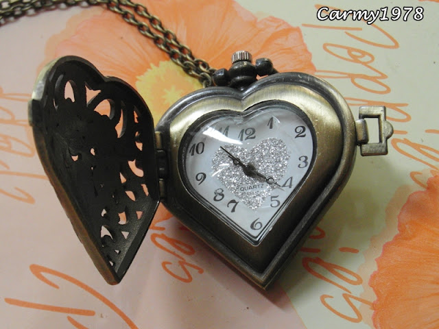 vintage-pocket-necklace-heart