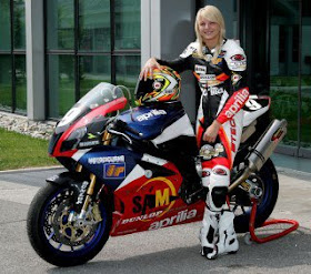 stunt female rider motor-2012