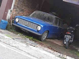 Sedan FIAT Lawas Monggo Ditumbas