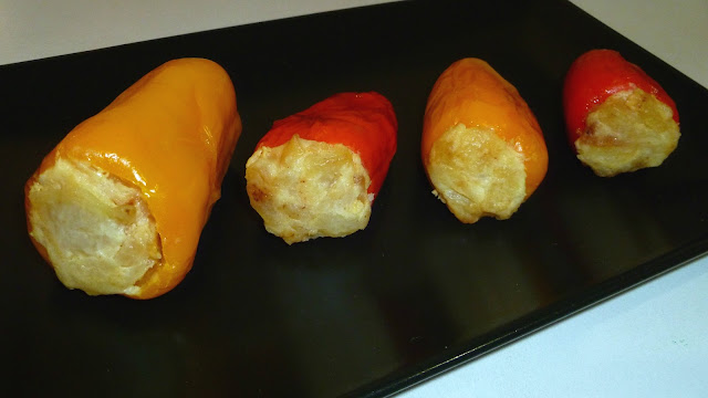 Pimientos tricolor rellenos de tortilla