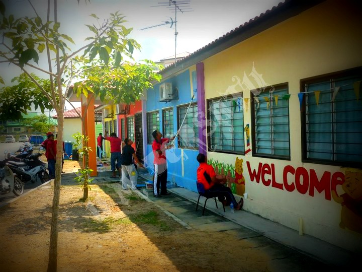 Majlis U M Bersatu PROGRAM Gotong royong perdana Rumah  