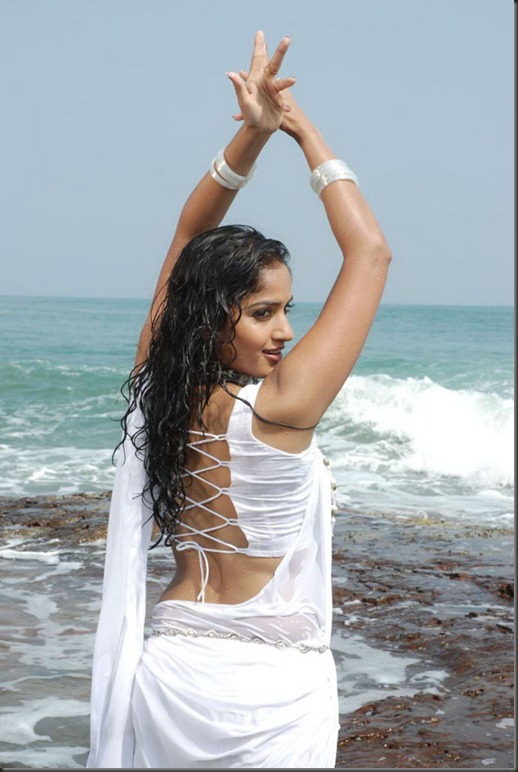 Madhavi-Latha-Hot-backview