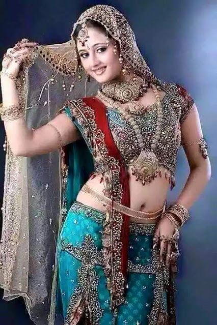 Rashmi Desai Hot in Wedding Dress Pictures Show Her Navel