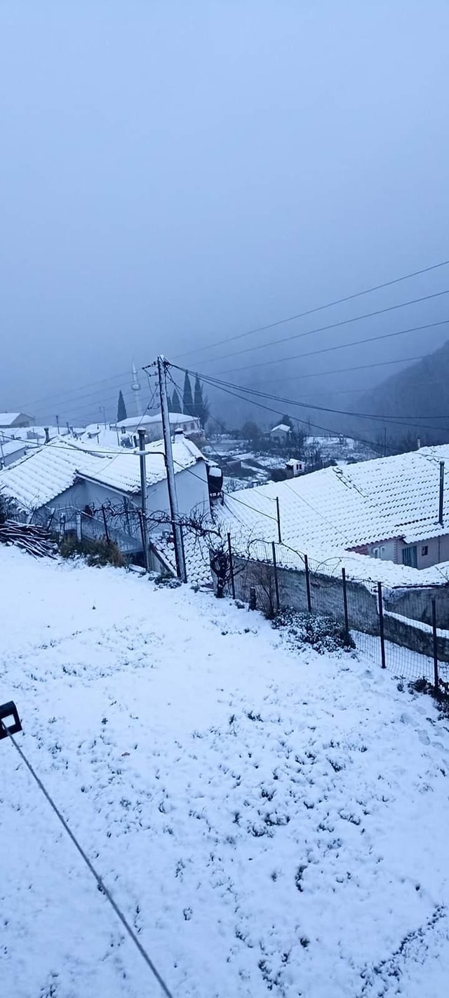 Στα λευκά η ορεινή Ξάνθη – Πτώση θερμοκρασίας και ισχυρές καταιγίδες
