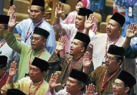 KELAB GREENBOC: Mahathir Terlupa UMNO Berbai'ah Di 