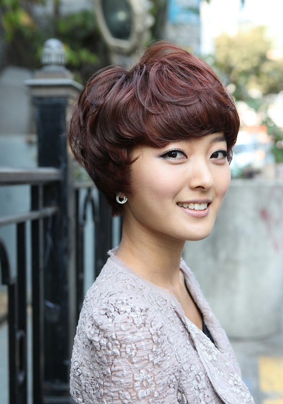 Korean Short Curly Hairstyles 2013