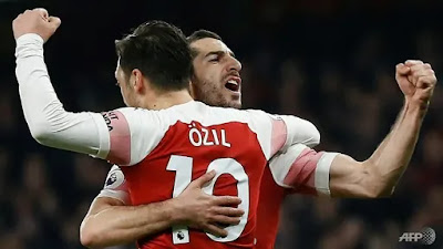 MESUT OEZIL KEMBALI MENUNJUKKAN KELASNYA DI ARSENAL