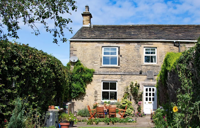 3 bed semi-detached house for sale  Stockhill Fold, Apperley Bridge, Bradford BD10