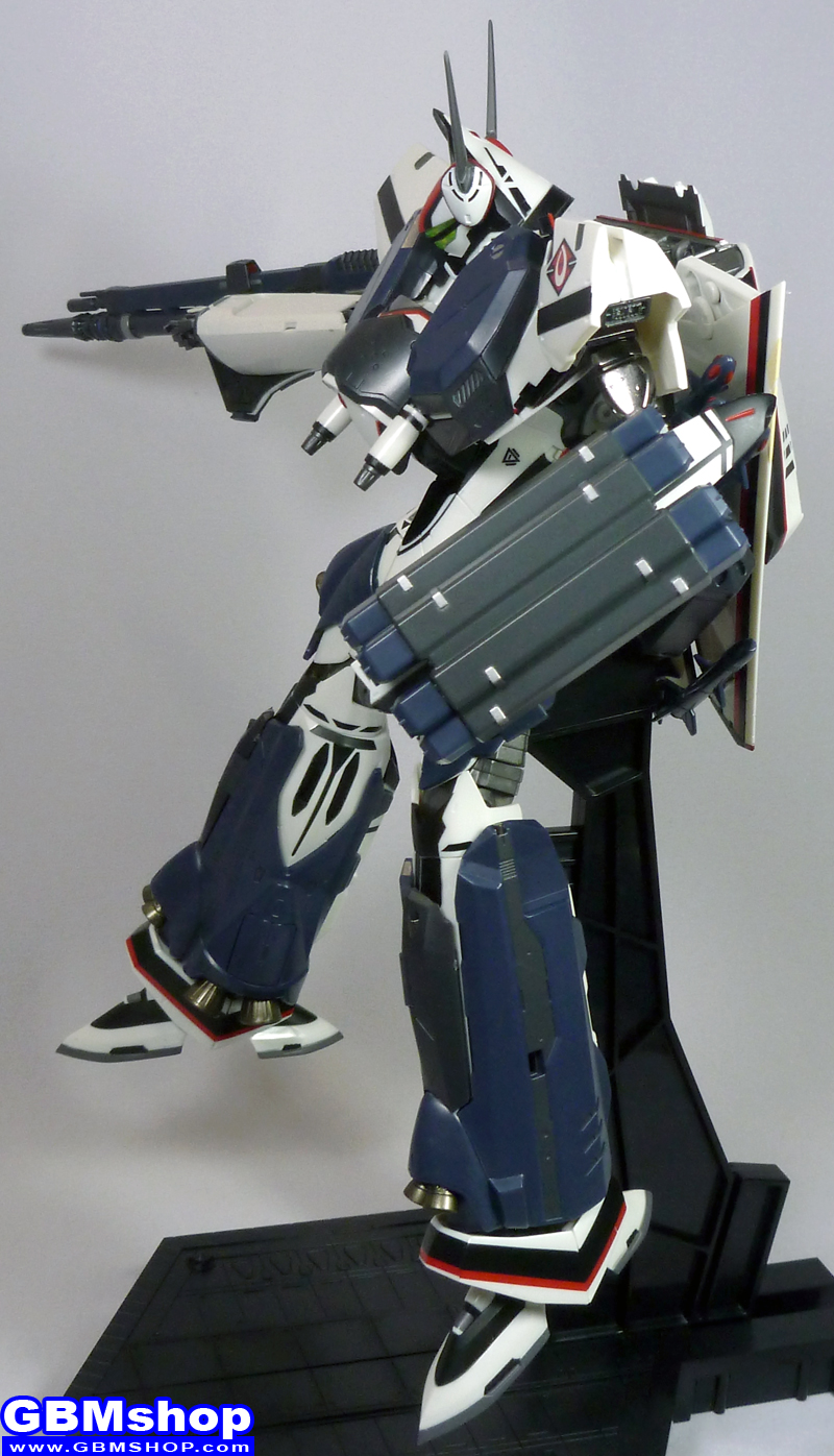 Macross Frontier VF-171EX Armored Nightmare Plus EX Alto Saotome Custom Battroid Mode
