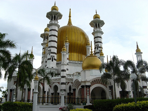 KEMBARA ALAM AADK: 5 Masjid Tercantik di Malaysia
