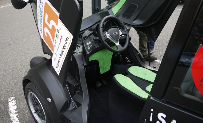 Gordon Murray T25 cockpit with central driving position