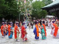 夏の風物詩として、当神宮ゆかりの「けまり(蹴鞠)」と共に広く親しまれている