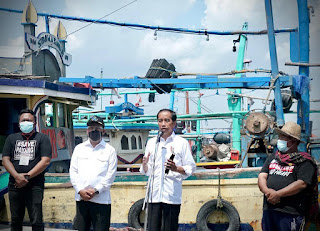 Kunjungi PPDI Brondong, Presiden Jokowi Berdialog Dengan Para Nelayan