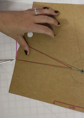 Julia Bobbin - Tutorial: How to move darts - Bodice front